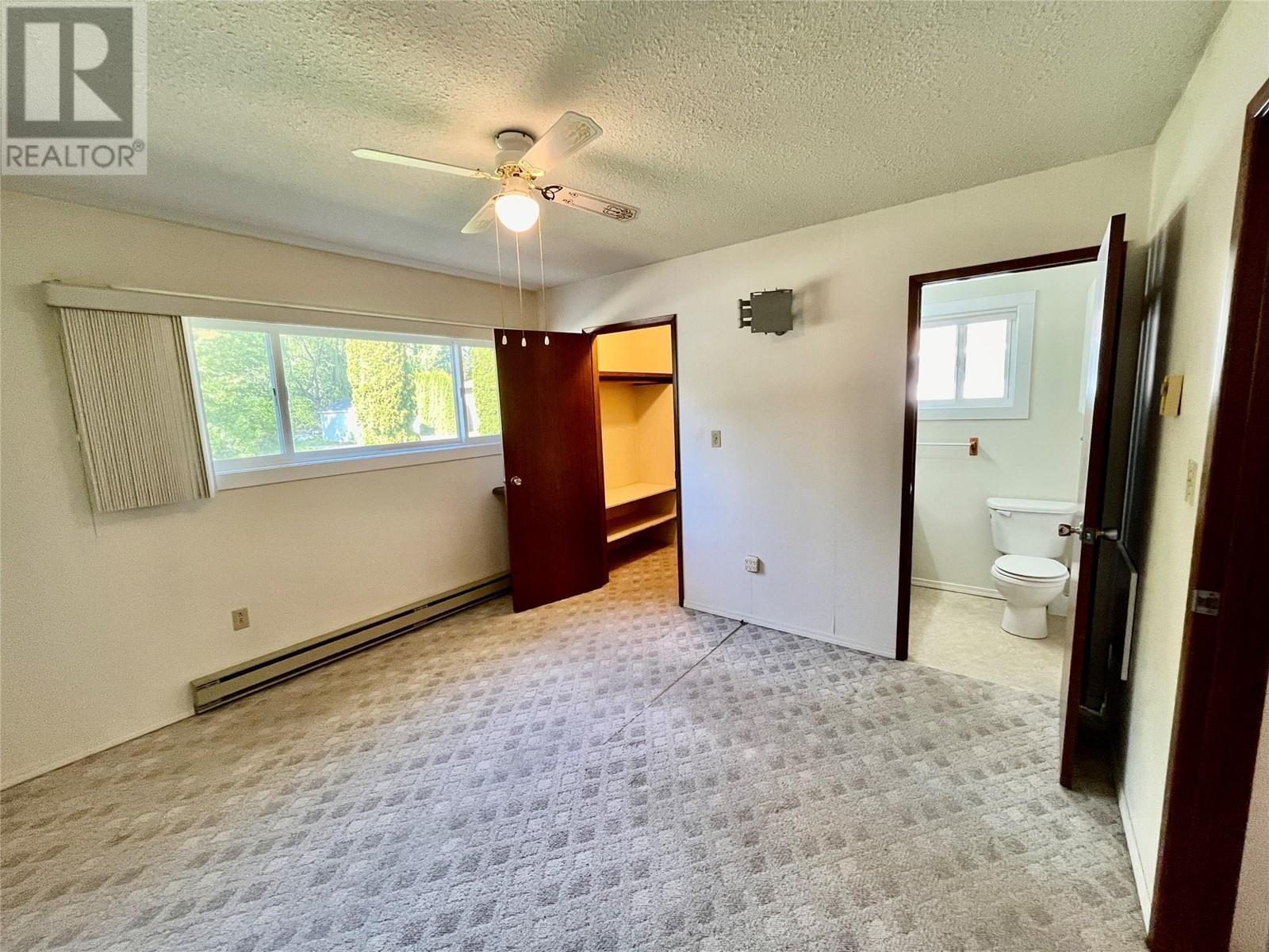  441 Oak Avenue, Sicamous