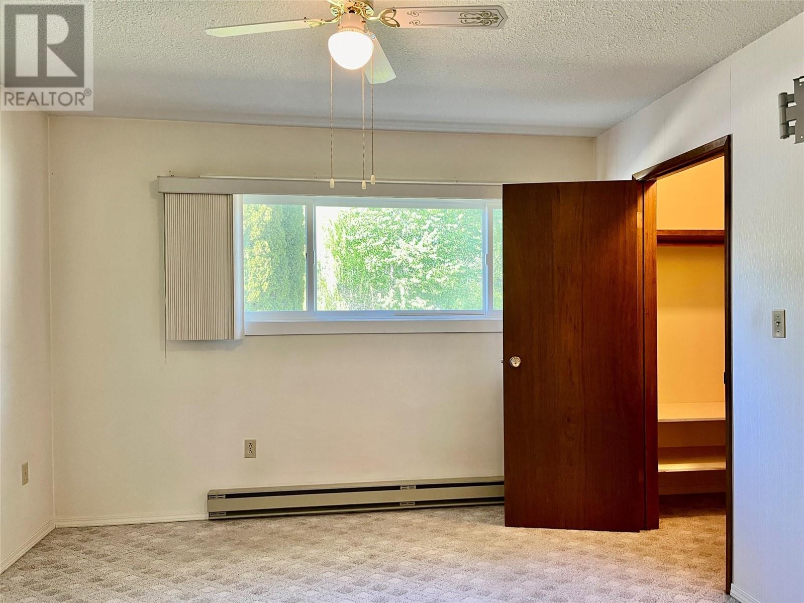  441 Oak Avenue, Sicamous