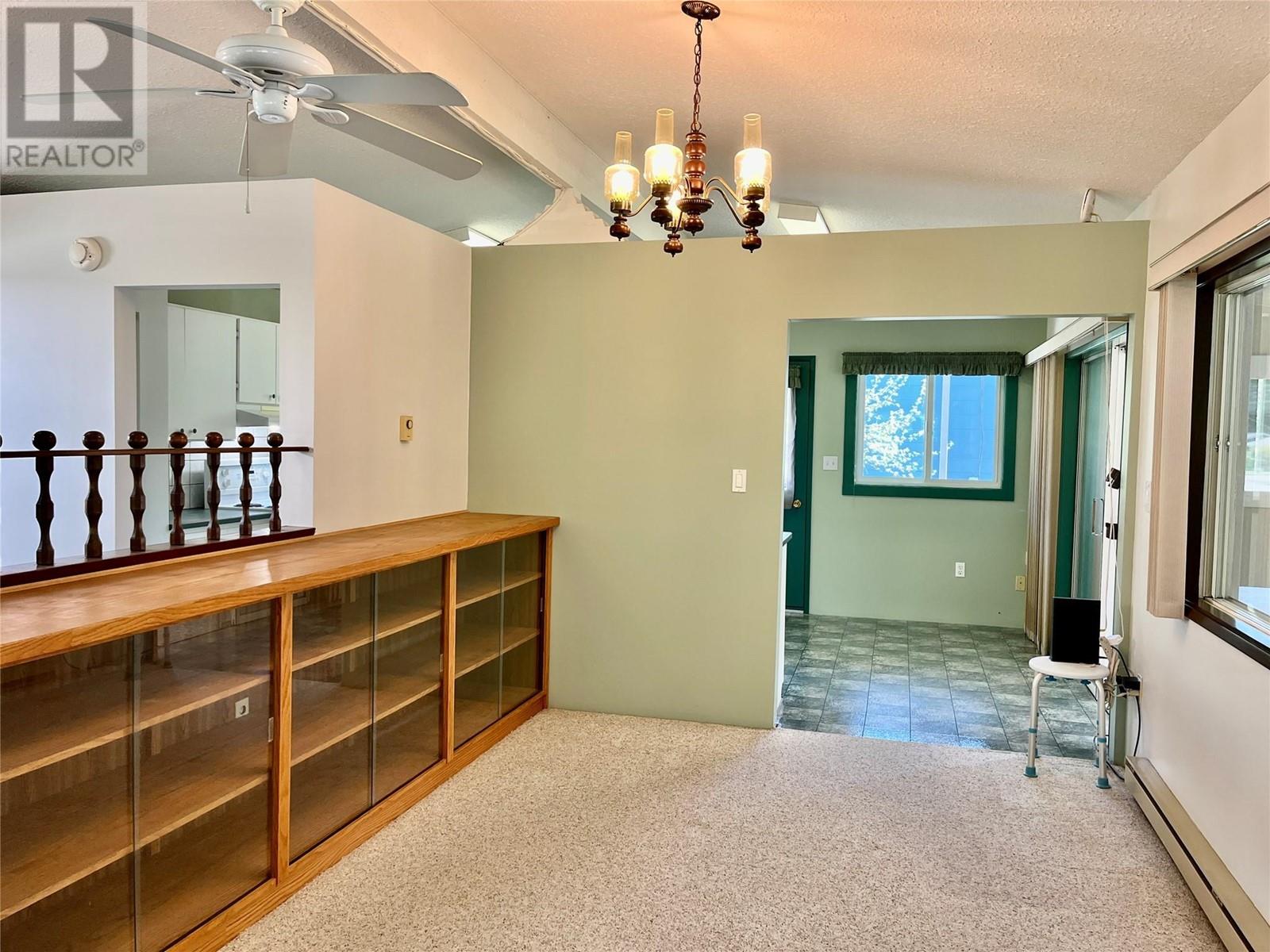  441 Oak Avenue, Sicamous