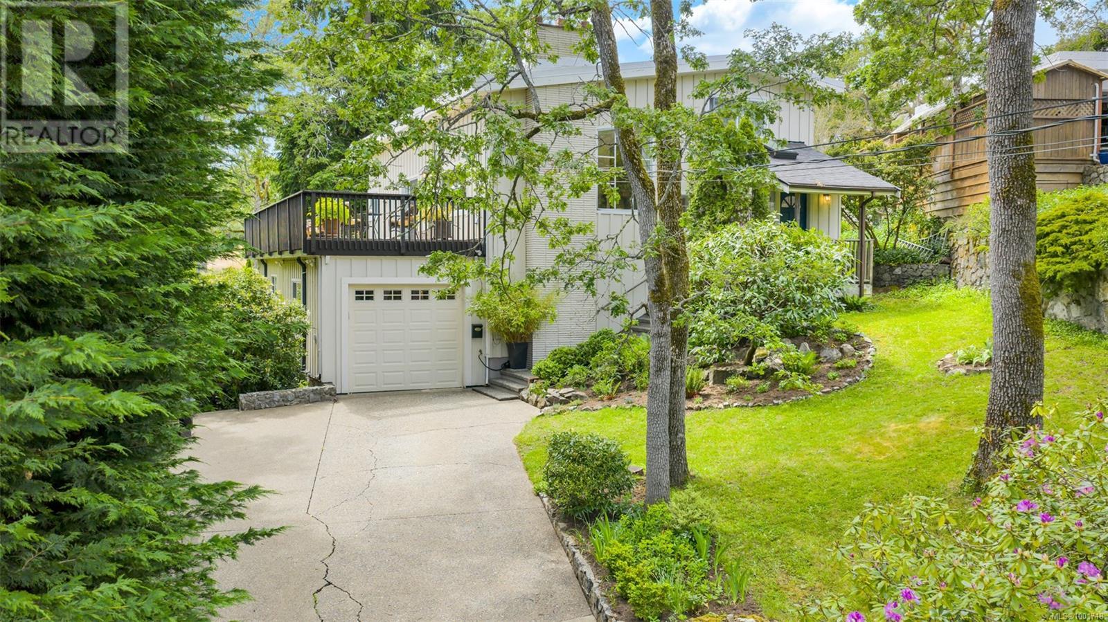 Photo 37 of 3512 Plymouth Rd, Oak Bay BC