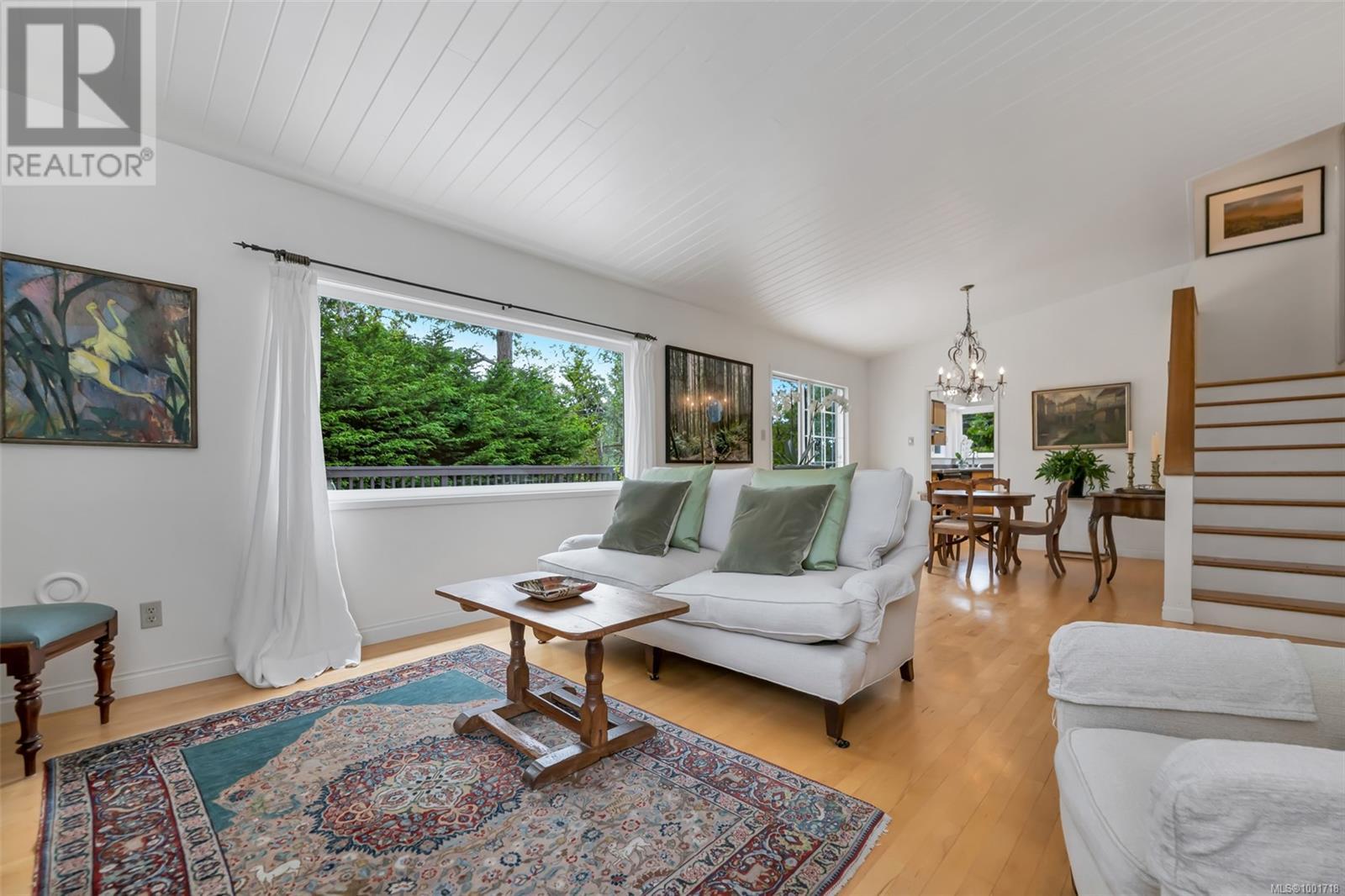 Photo 4 of 3512 Plymouth Rd, Oak Bay BC