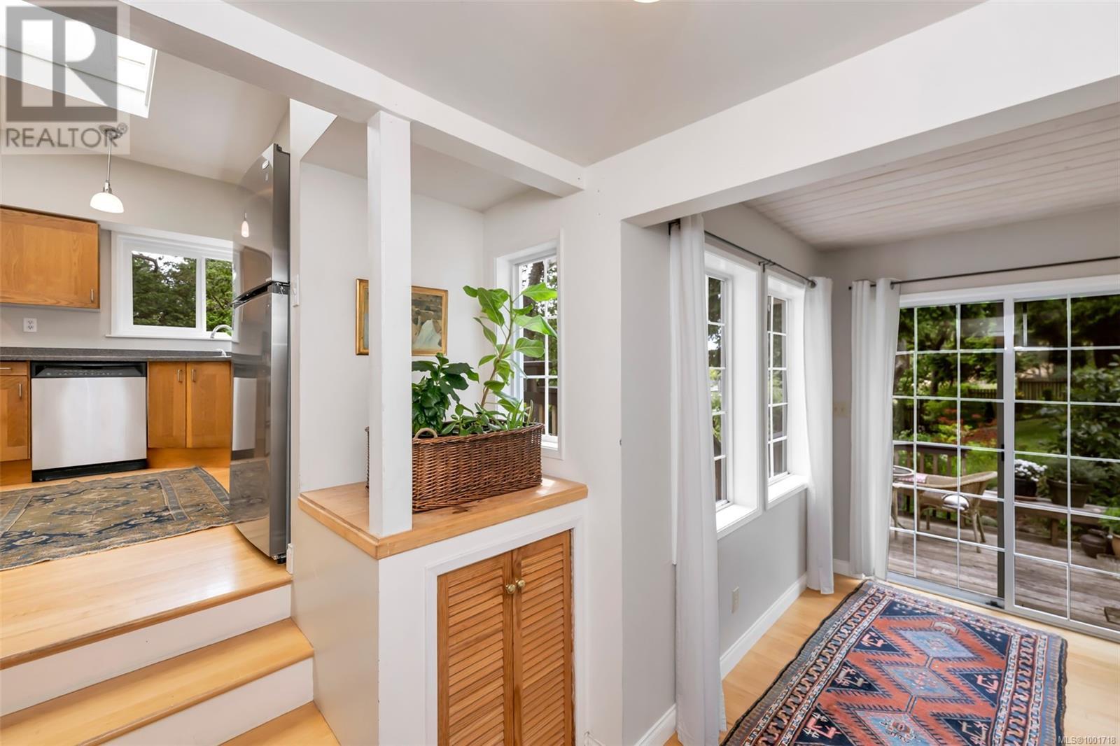 Photo 16 of 3512 Plymouth Rd, Oak Bay BC
