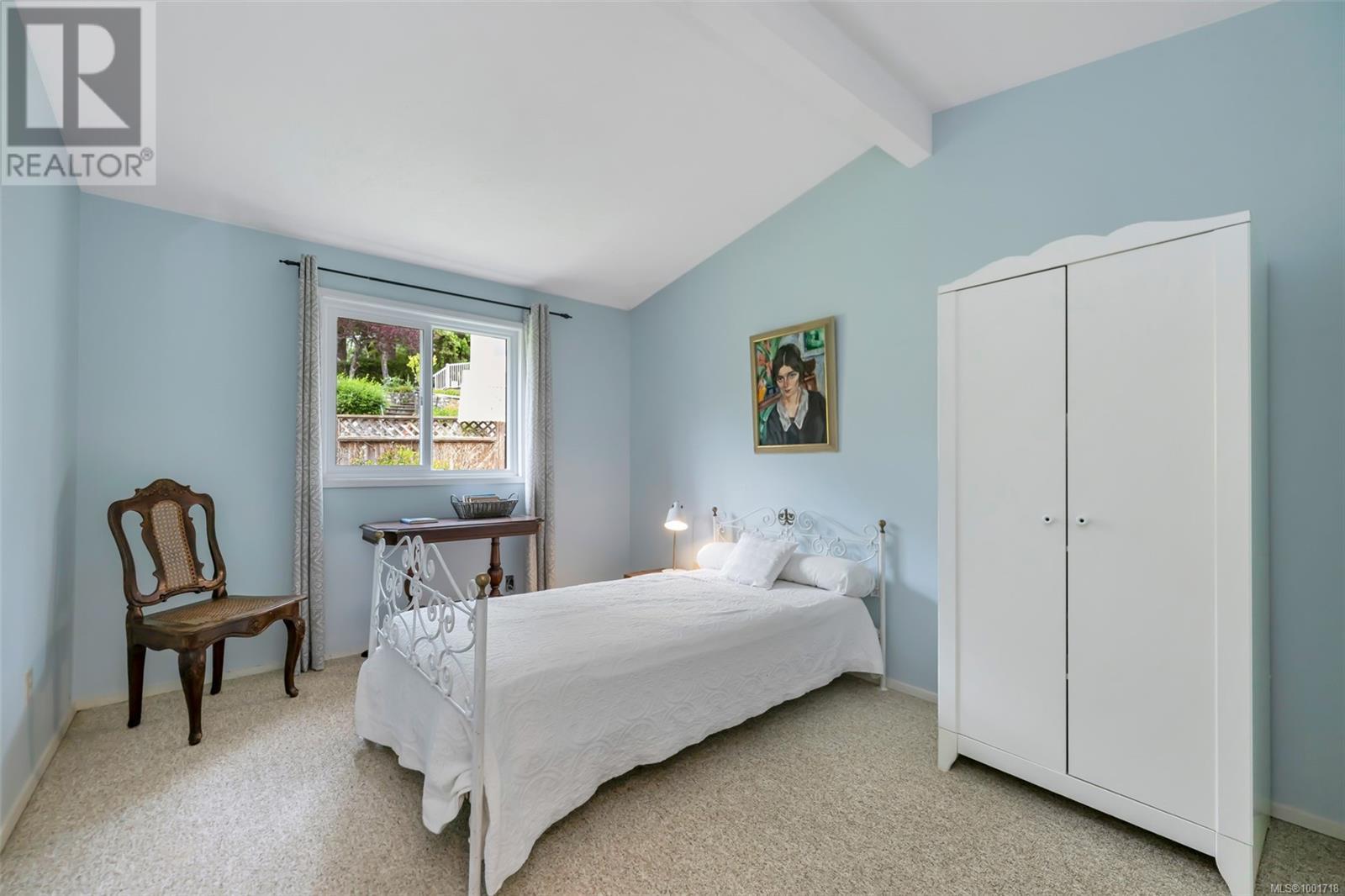 Photo 7 of 3512 Plymouth Rd, Oak Bay BC