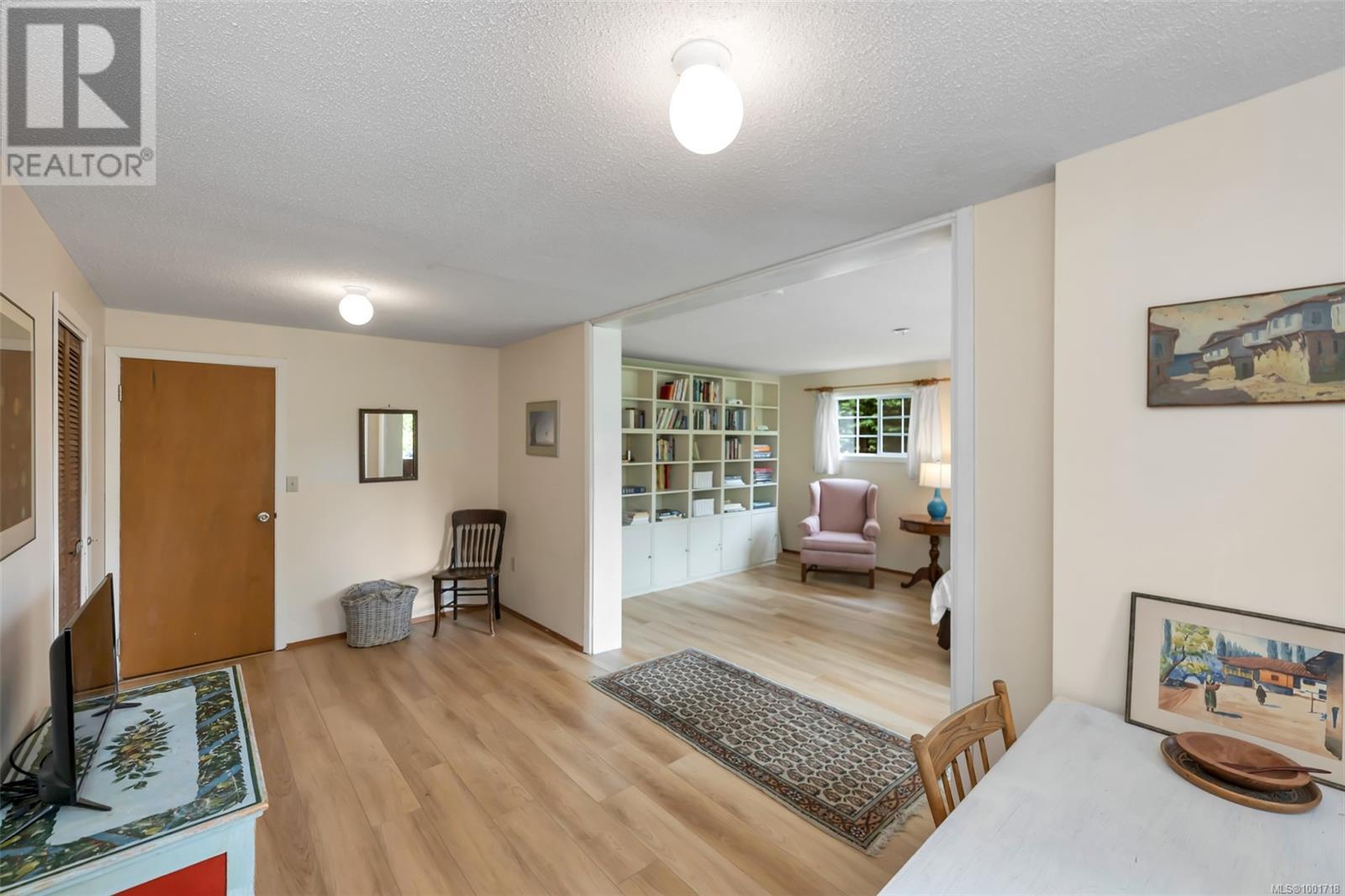 Photo 25 of 3512 Plymouth Rd, Oak Bay BC