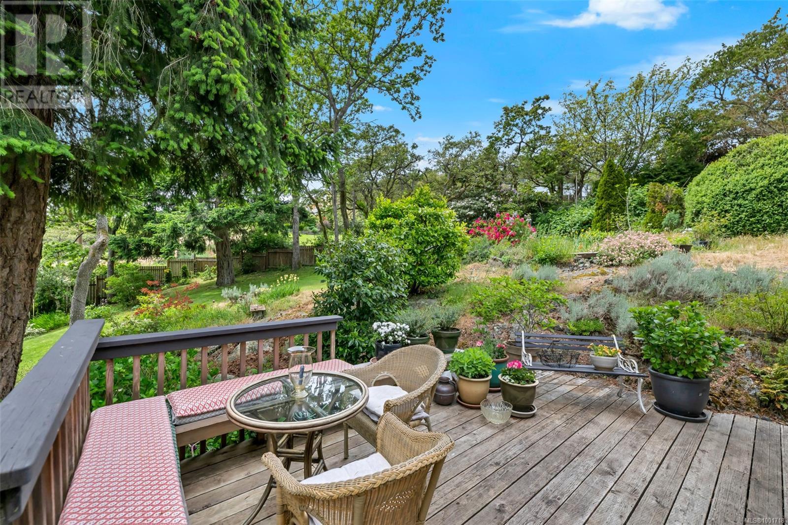 Photo 34 of 3512 Plymouth Rd, Oak Bay BC
