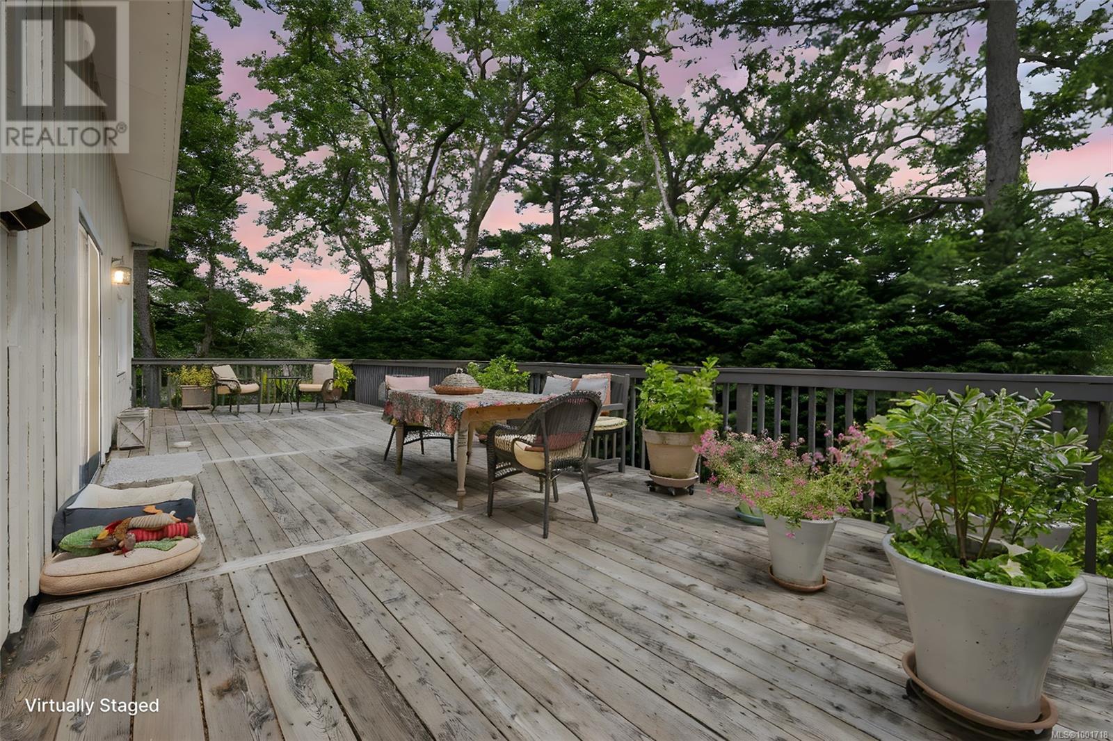 Photo 11 of 3512 Plymouth Rd, Oak Bay BC