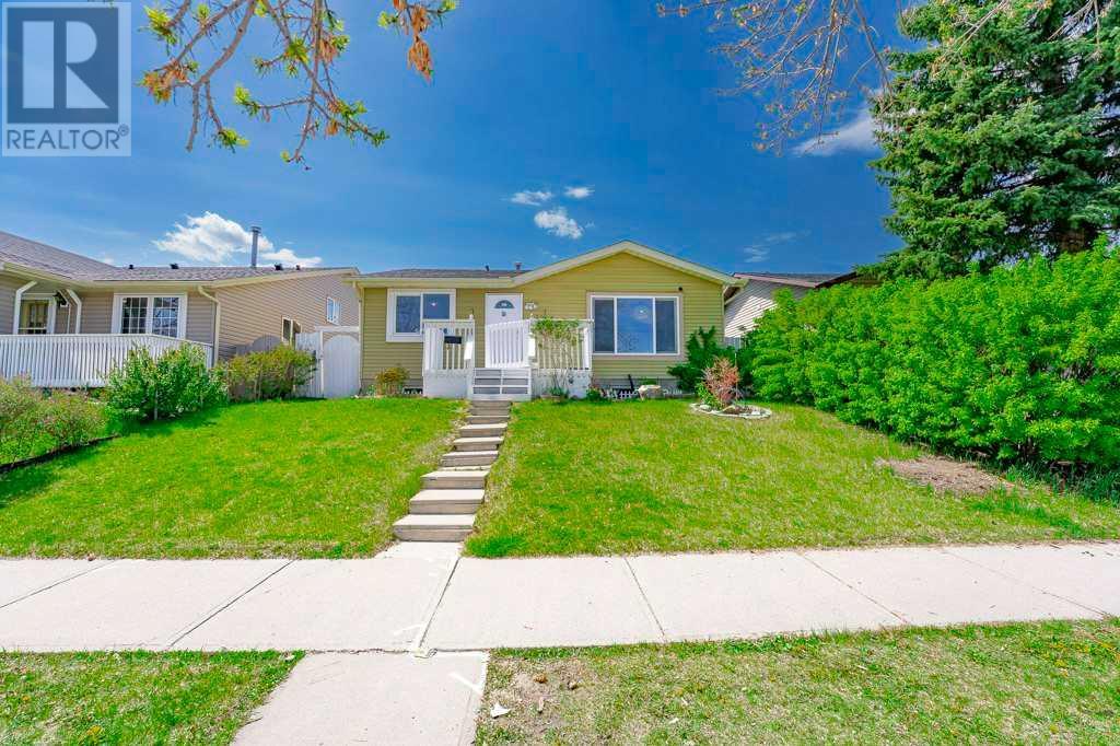 159 Castlebrook Drive NE, Calgary, Alberta