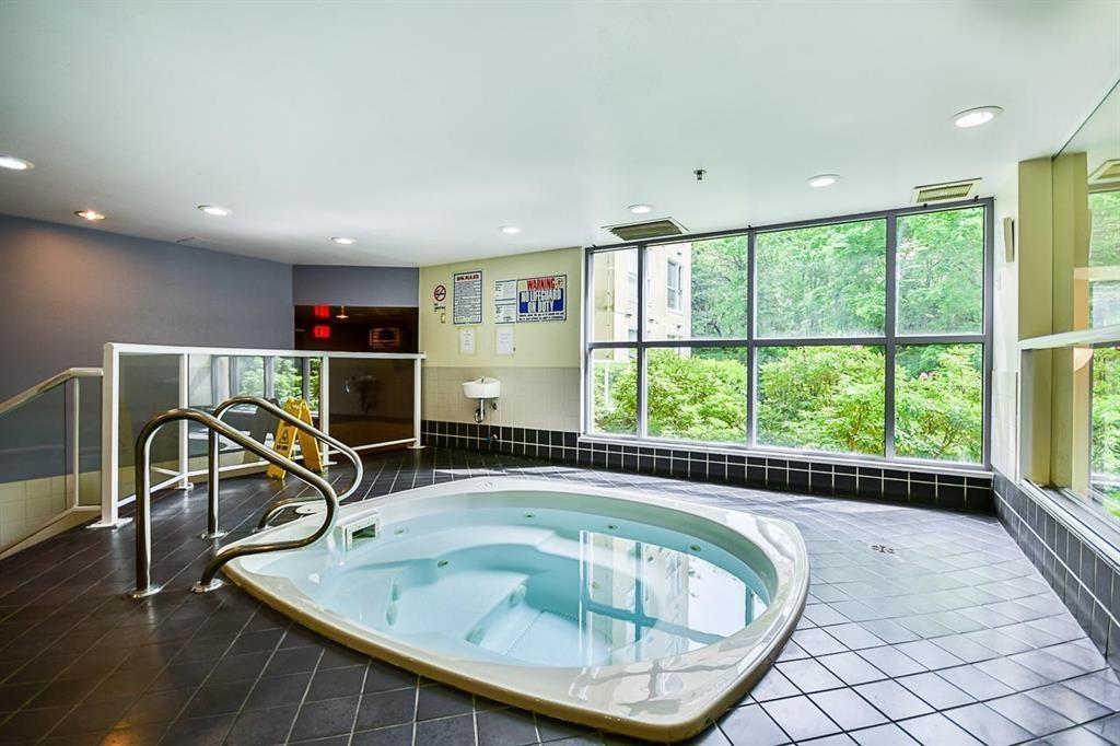 Photo 9 of 404 9830 Whalley Boulevard, Surrey BC