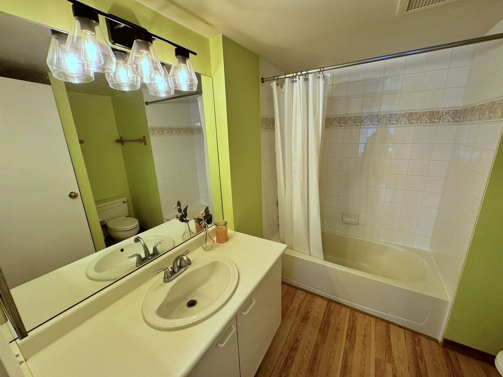 Photo 32 of 404 9830 Whalley Boulevard, Surrey BC