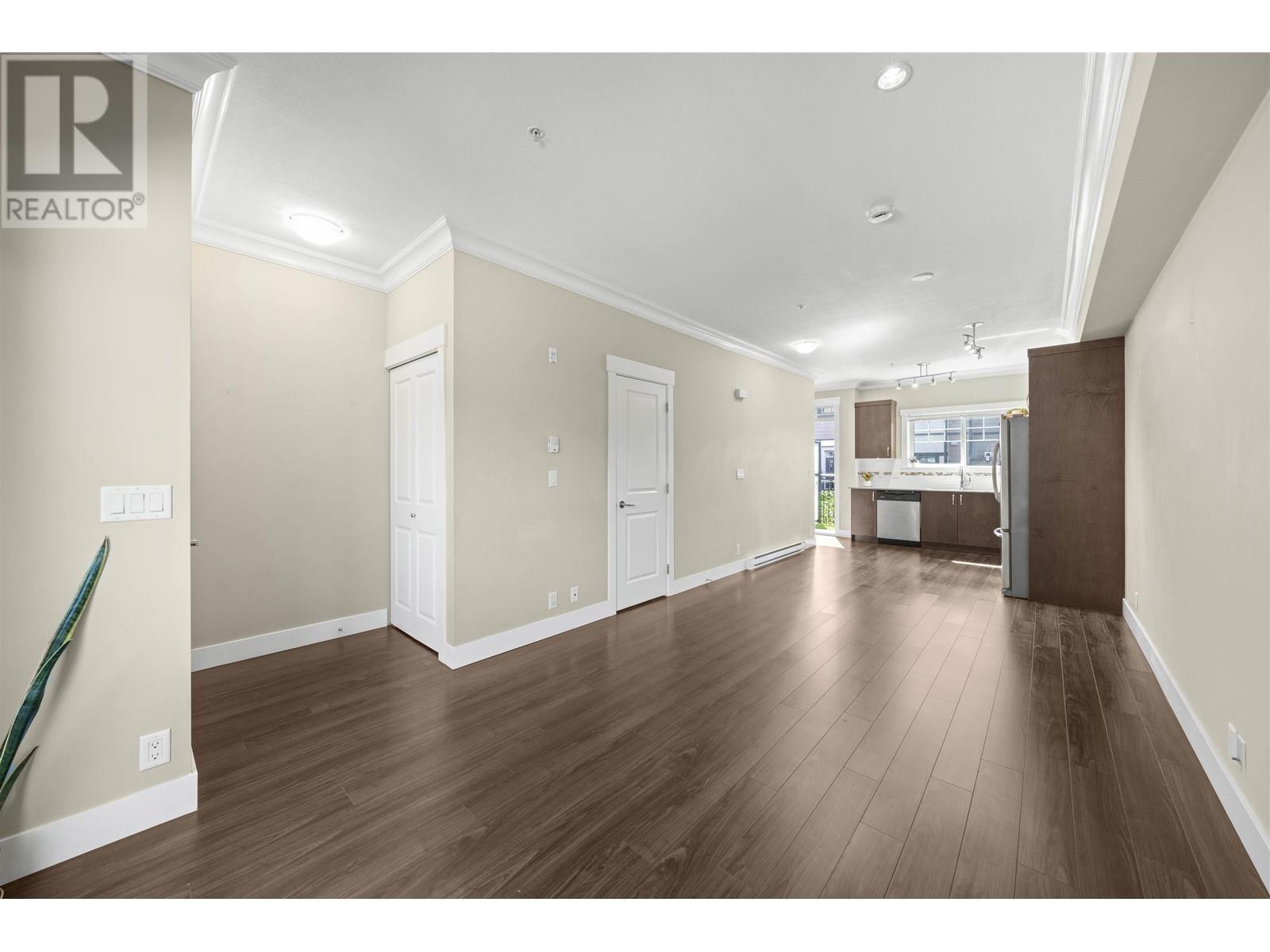 Photo 12 of 4 838 Royal Avenue, New Westminster BC