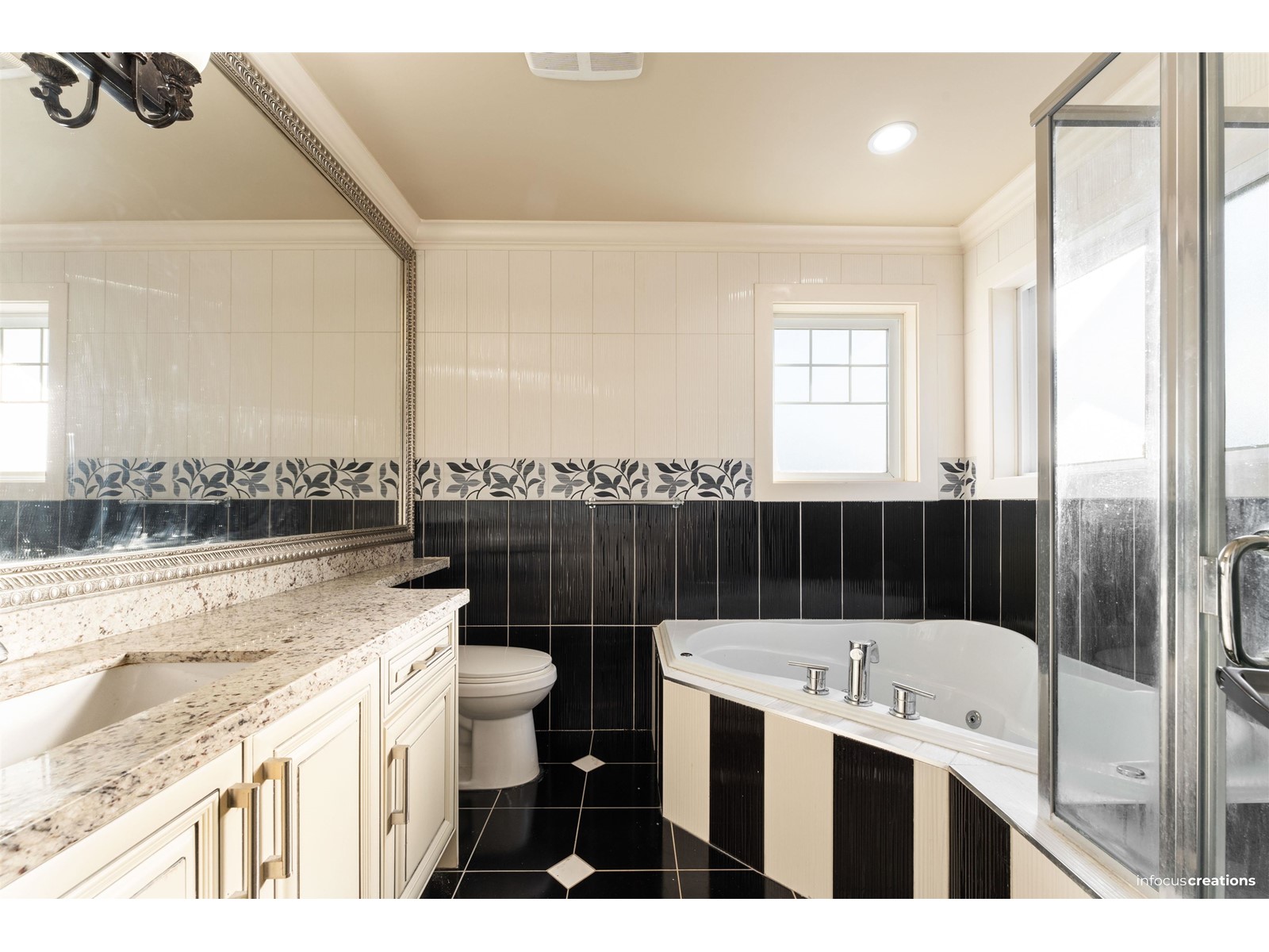 Photo 14 of 12567 66 Ave Avenue, Surrey BC