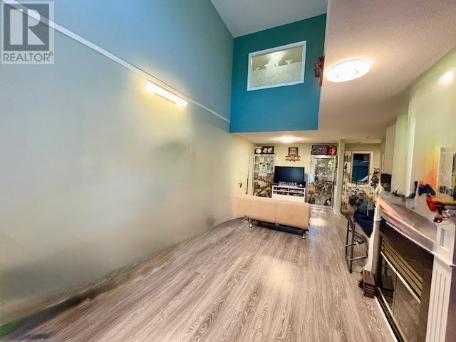 Photo 4 of 22 5700 Dover Crescent, Richmond BC