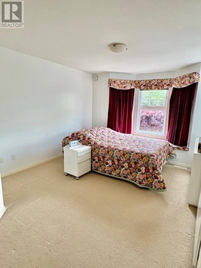 Photo 13 of 22 5700 Dover Crescent, Richmond BC