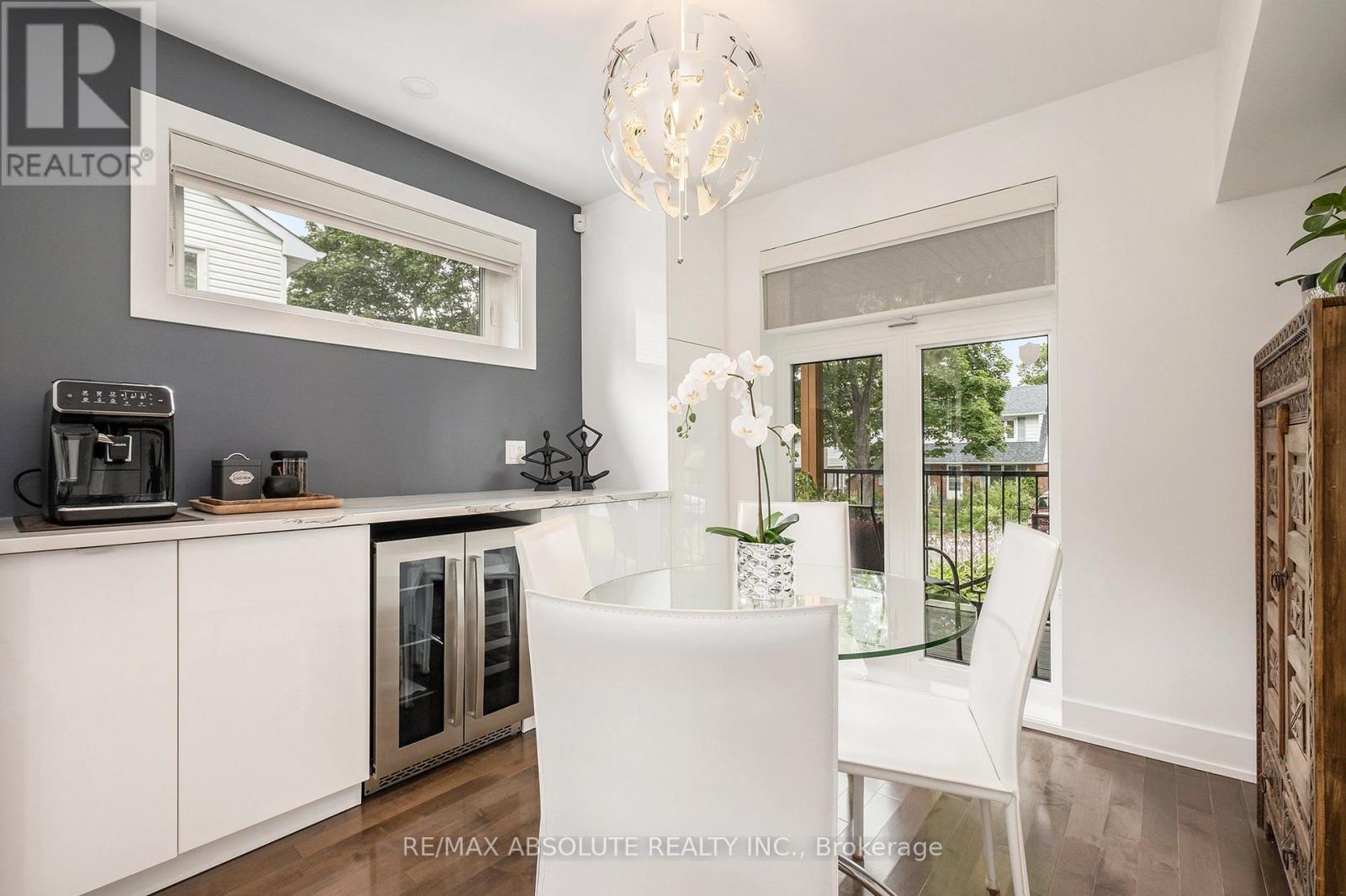 Photo 13 of 160 Begonia Avenue, Ottawa ON