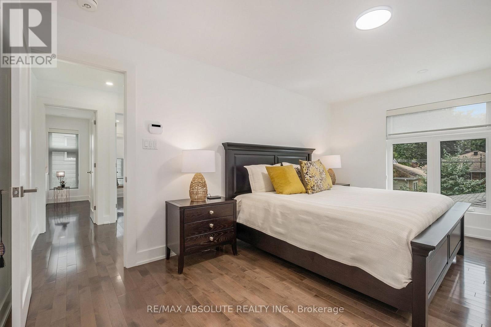 Photo 8 of 160 Begonia Avenue, Ottawa ON