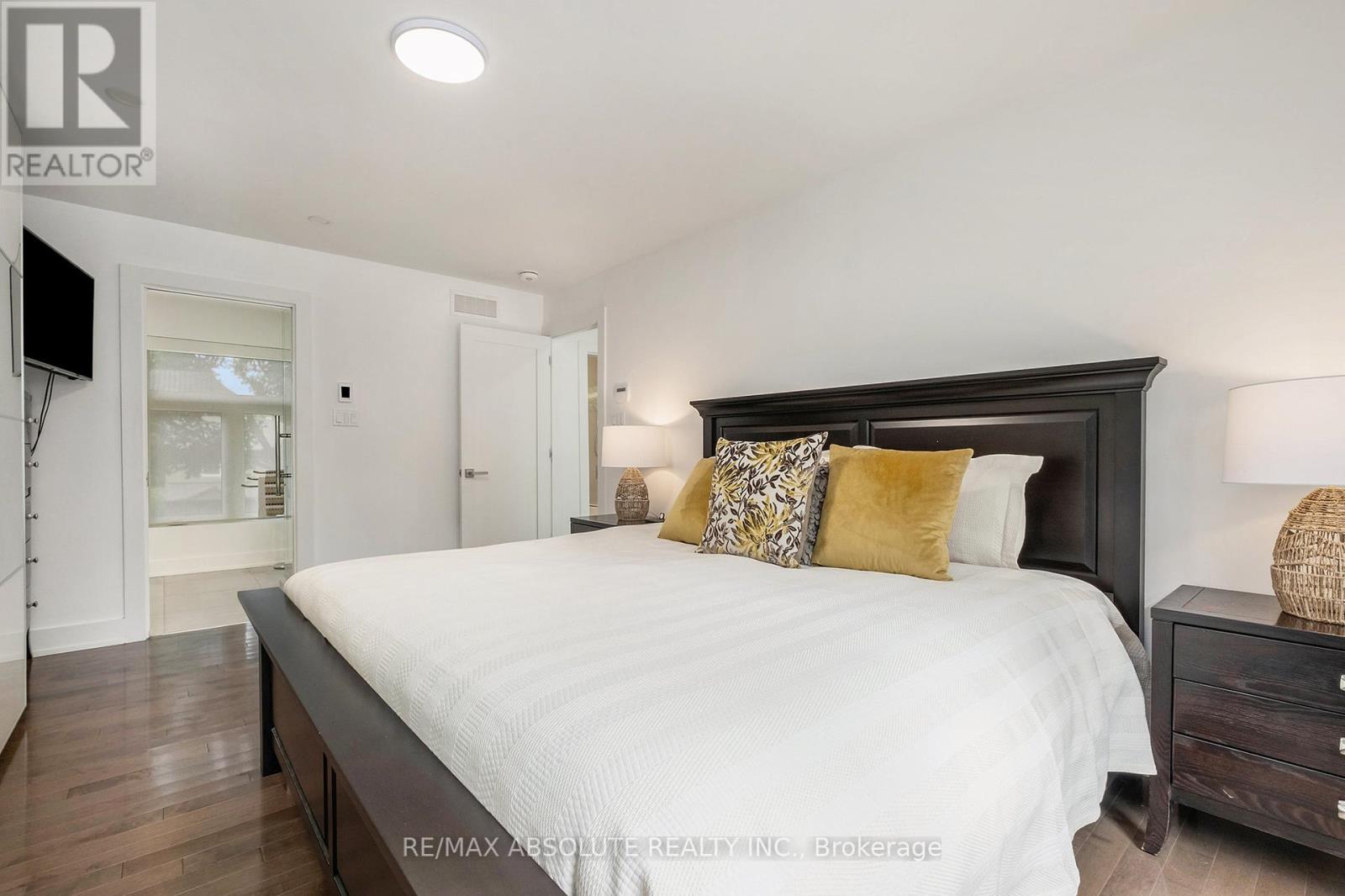 Photo 31 of 160 Begonia Avenue, Ottawa ON