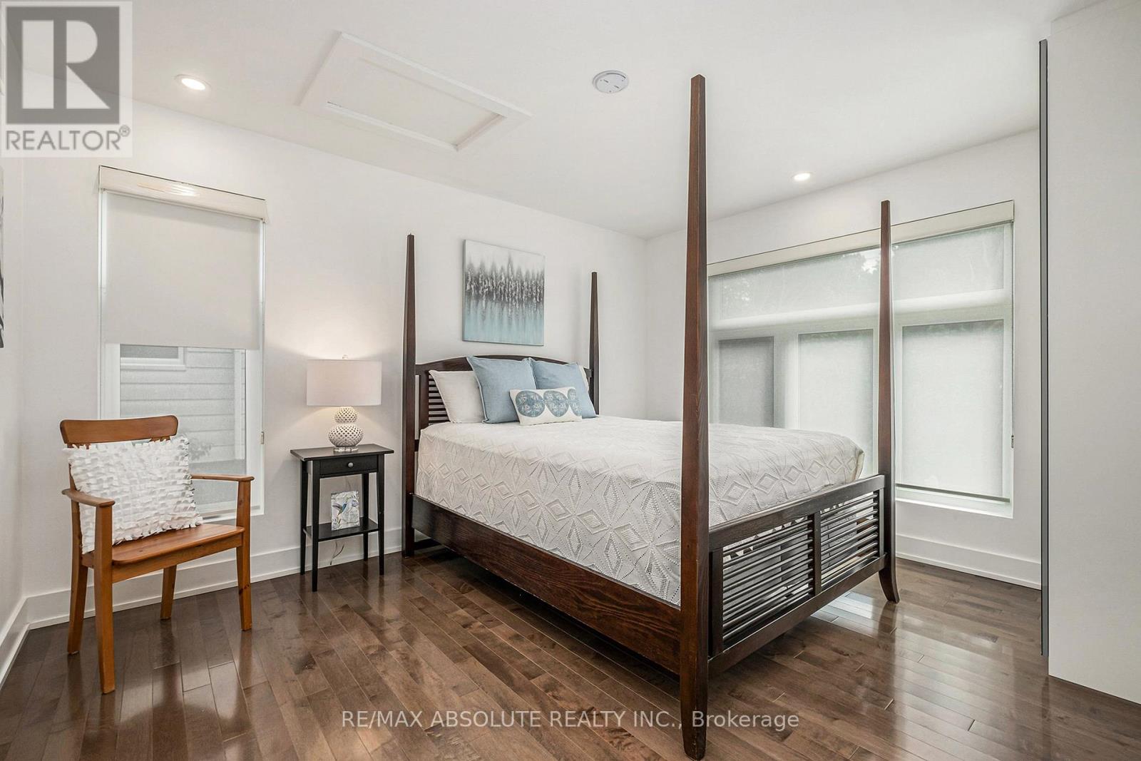 Photo 9 of 160 Begonia Avenue, Ottawa ON