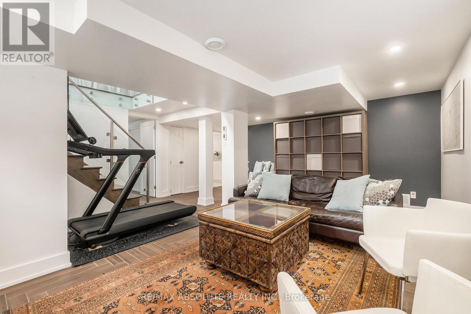 Photo 6 of 160 Begonia Avenue, Ottawa ON