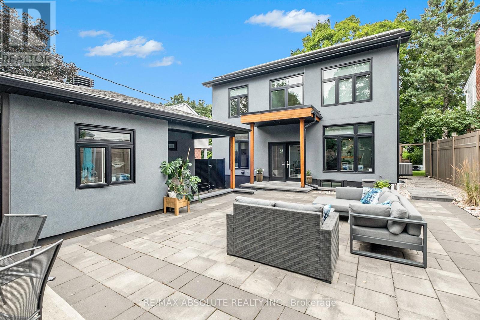 Photo 24 of 160 Begonia Avenue, Ottawa ON