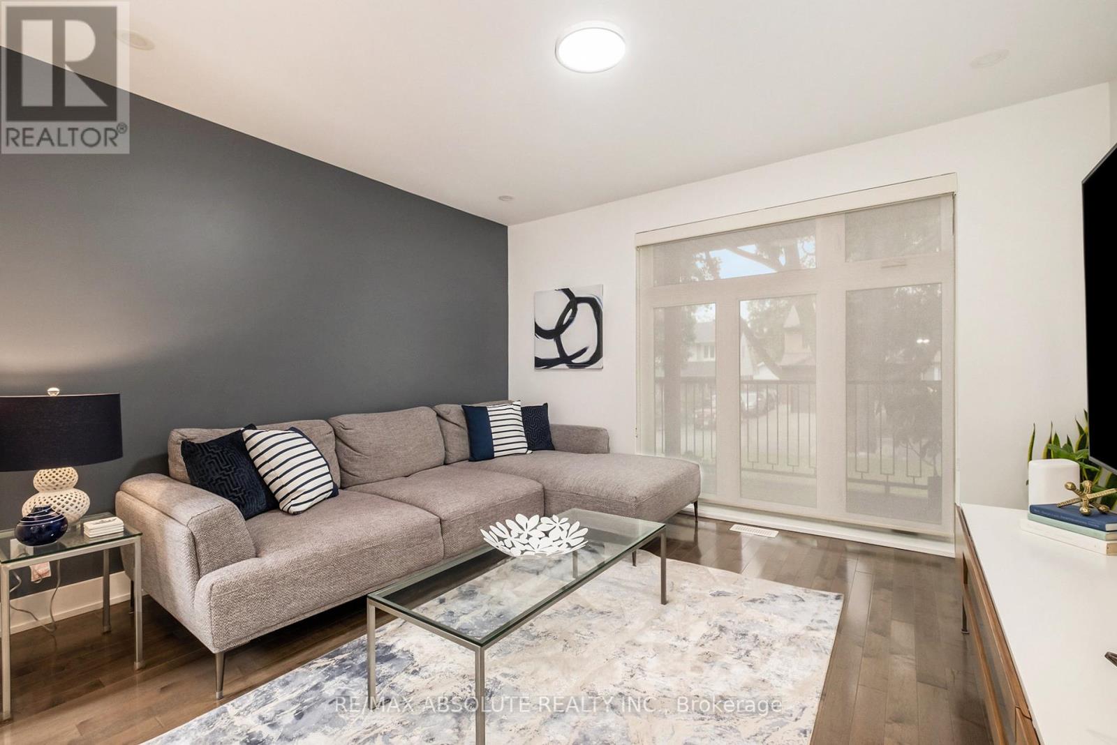 Photo 21 of 160 Begonia Avenue, Ottawa ON
