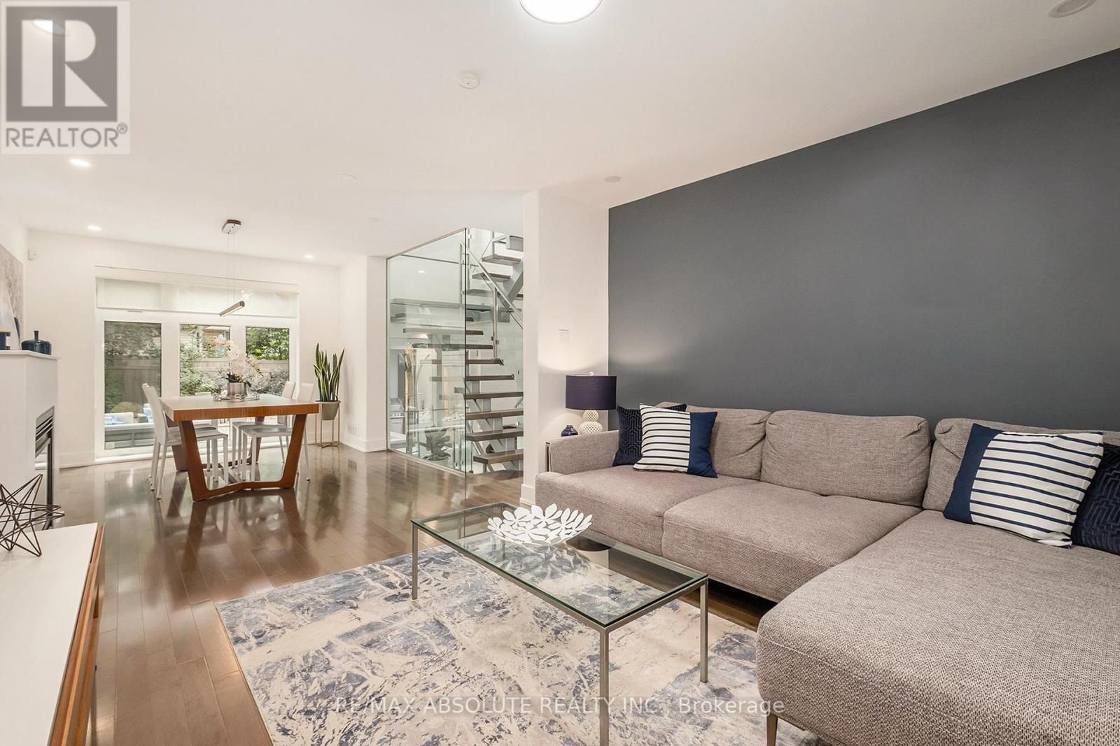 Photo 28 of 160 Begonia Avenue, Ottawa ON