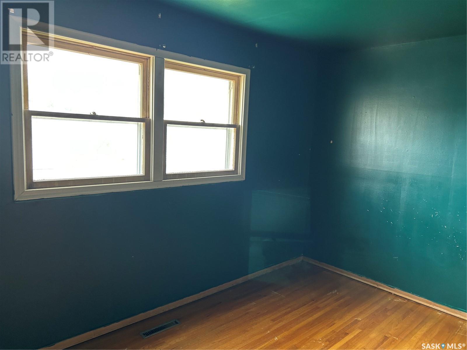 Single Family House Bi-level for Sale in  WALKER STREET Regina 