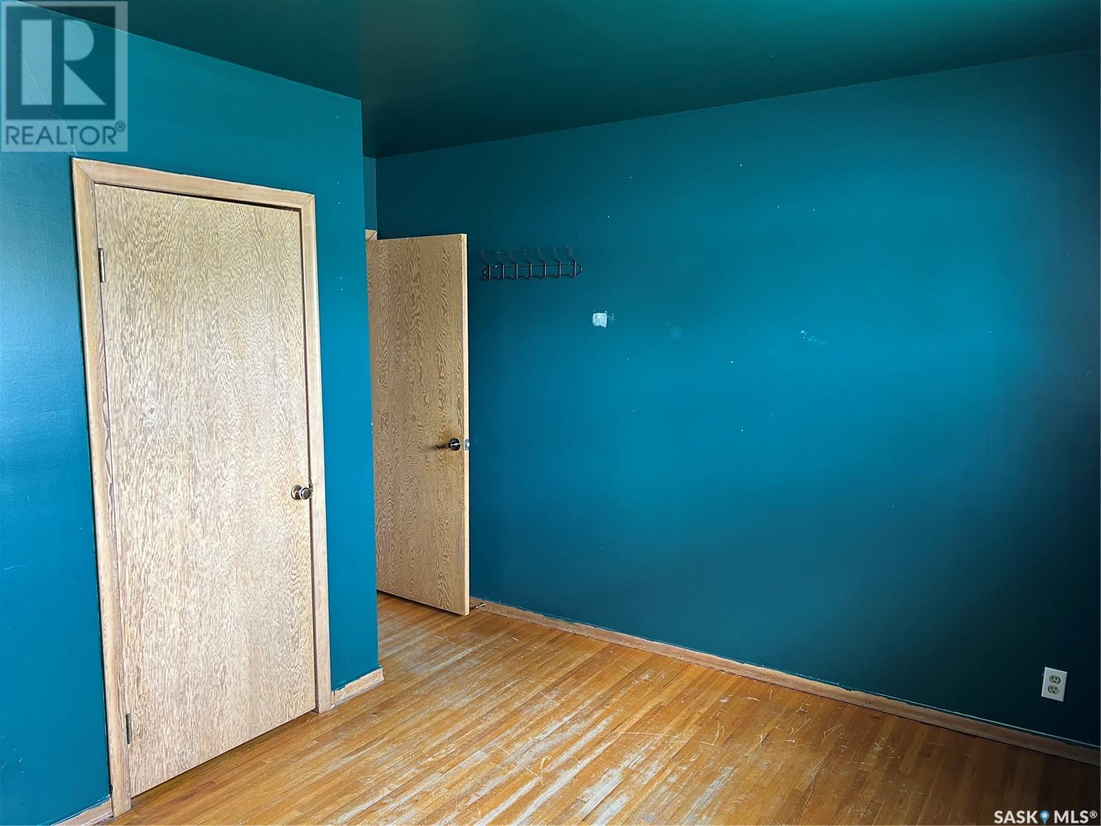 Single Family House Bi-level for Sale in  WALKER STREET Regina 