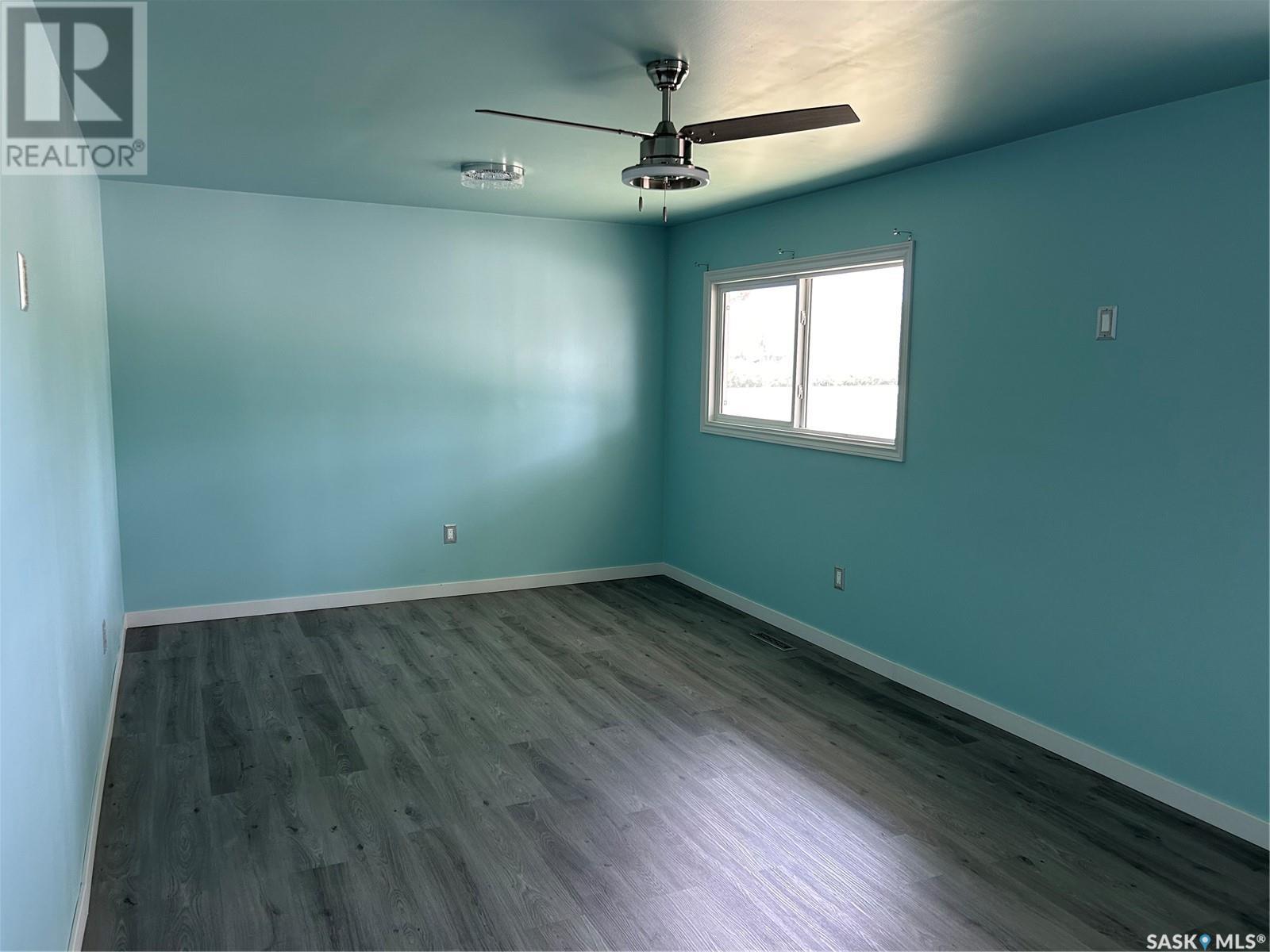 Single Family House Bi-level for Sale in  WALKER STREET Regina 