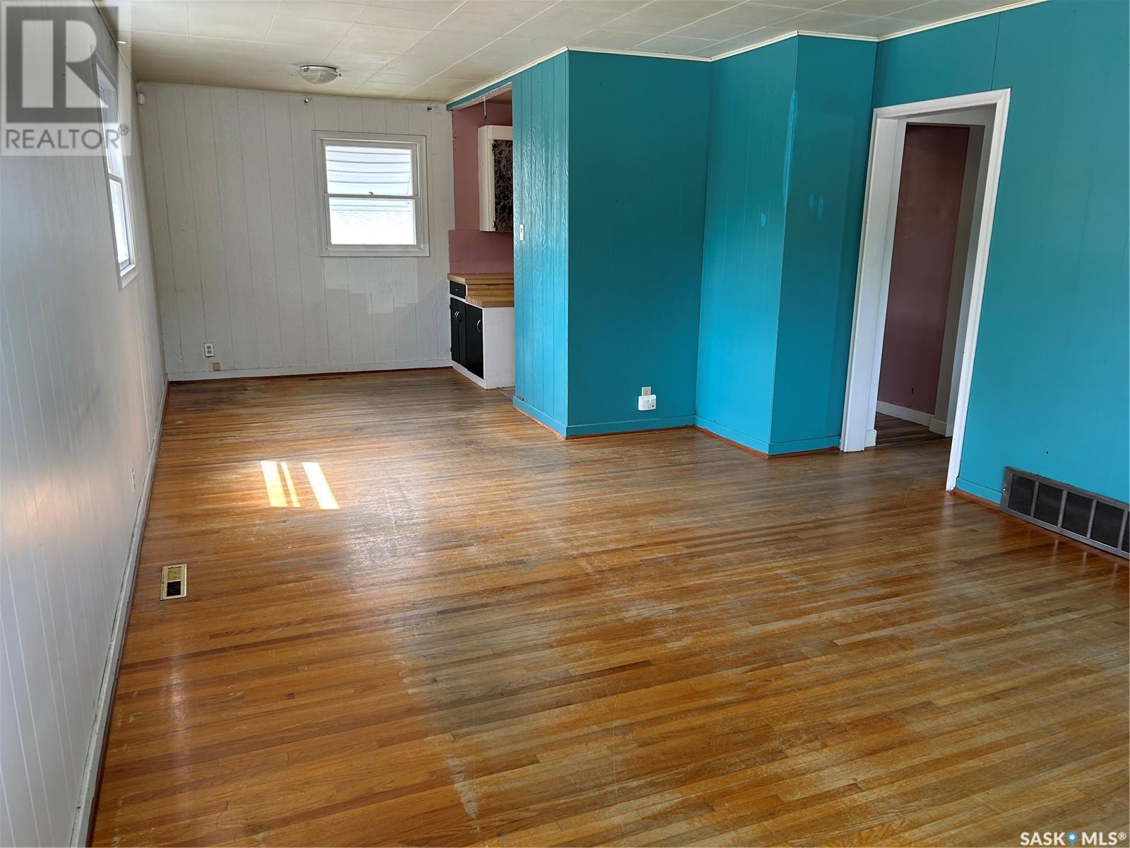 Single Family House Bi-level for Sale in  WALKER STREET Regina 