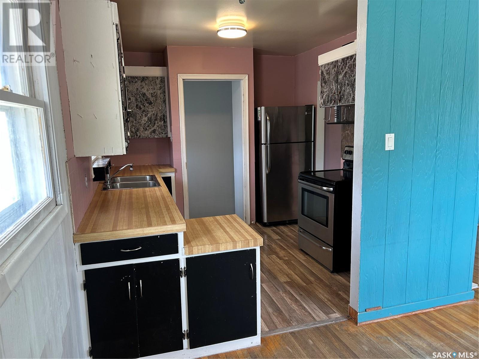 Single Family House Bi-level for Sale in  WALKER STREET Regina 