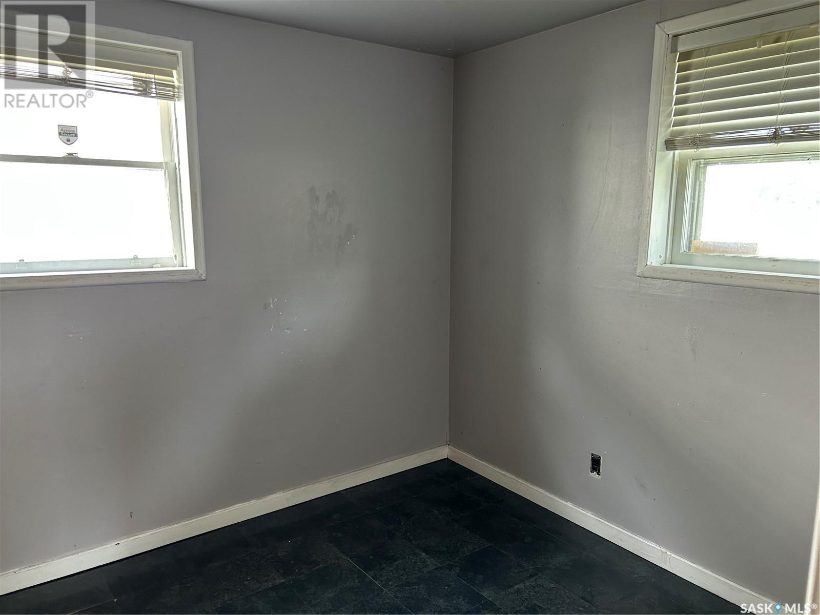 Single Family House Bi-level for Sale in  WALKER STREET Regina 