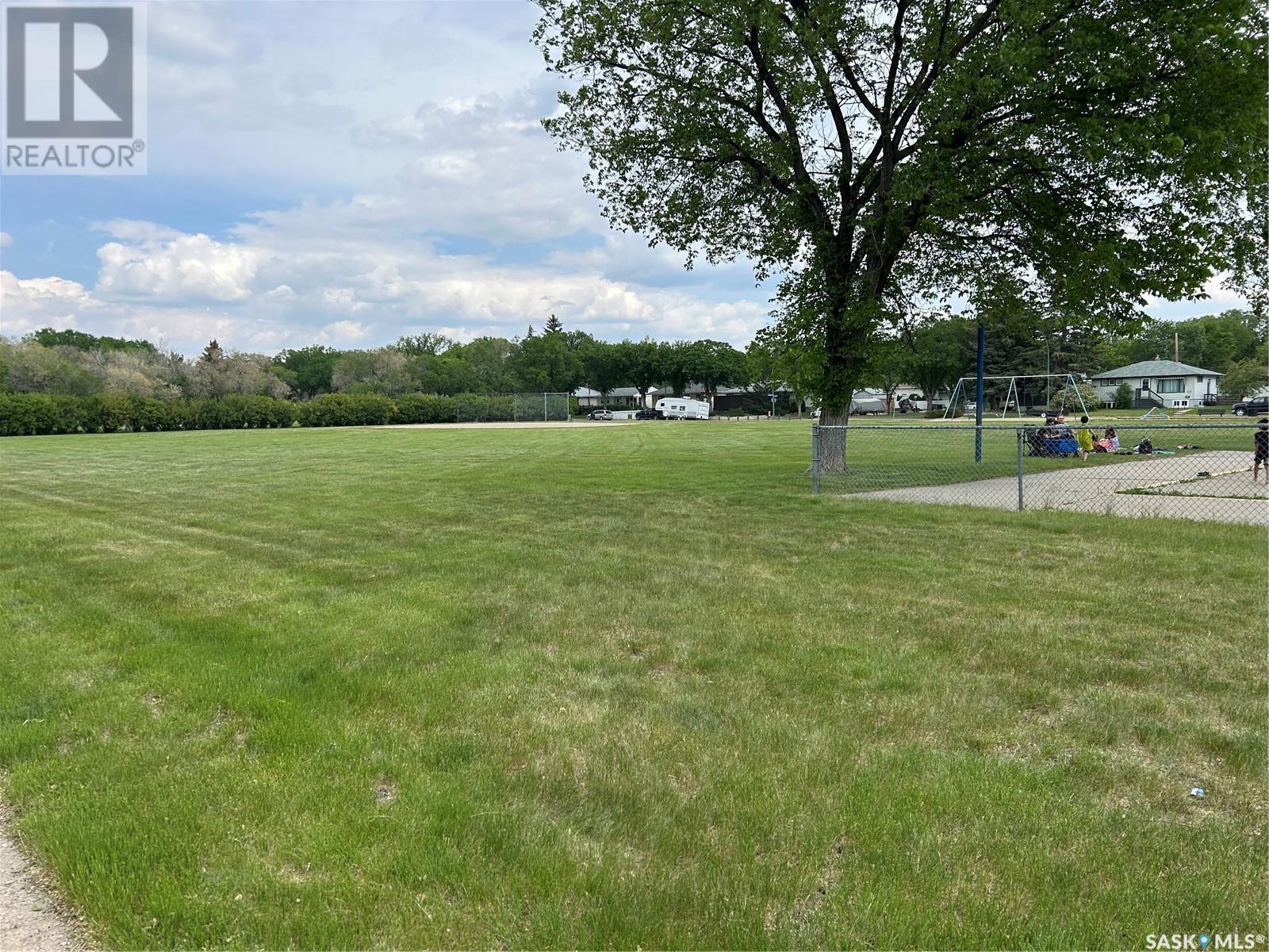Single Family House Bi-level for Sale in  WALKER STREET Regina 