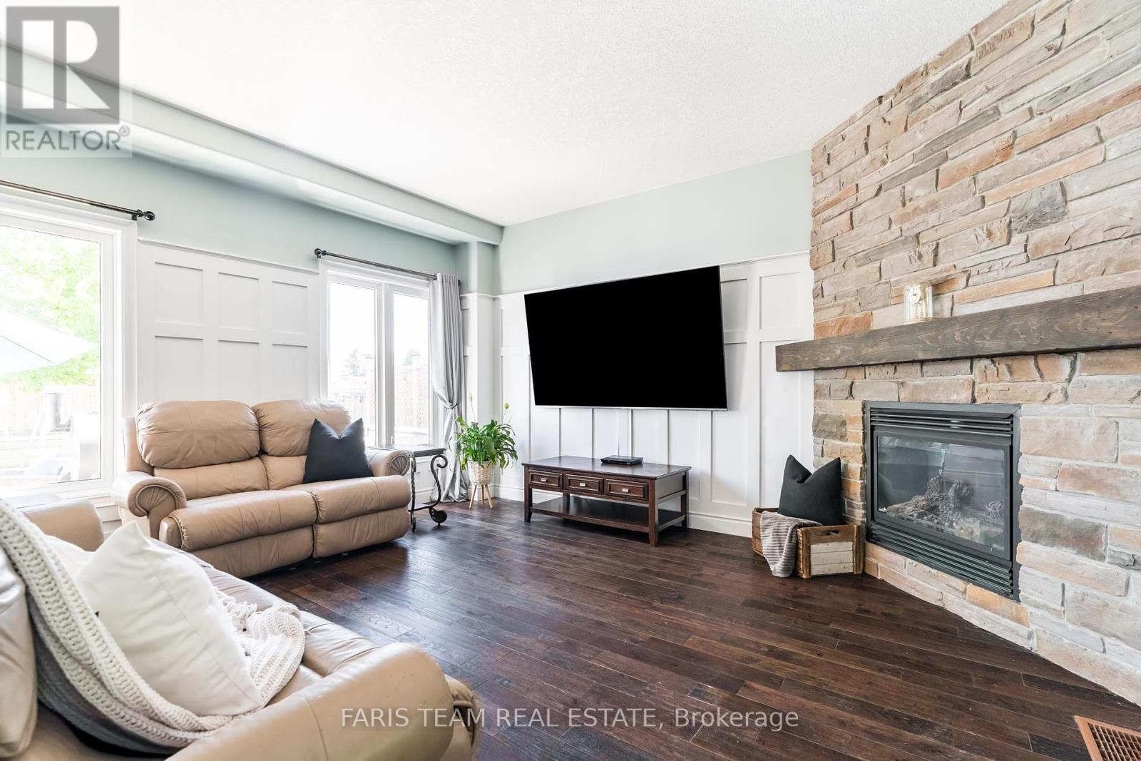 Photo 9 of 47 Quigley Street, Essa ON