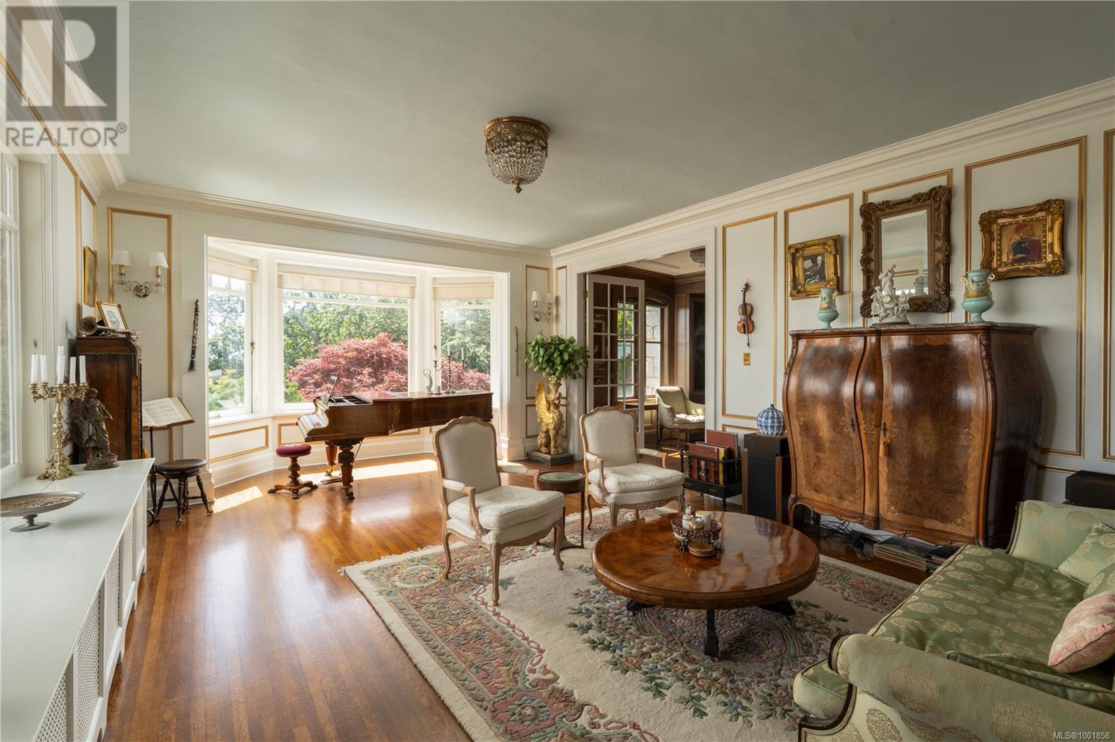 Photo 14 of 305 Denison Rd, Oak Bay BC