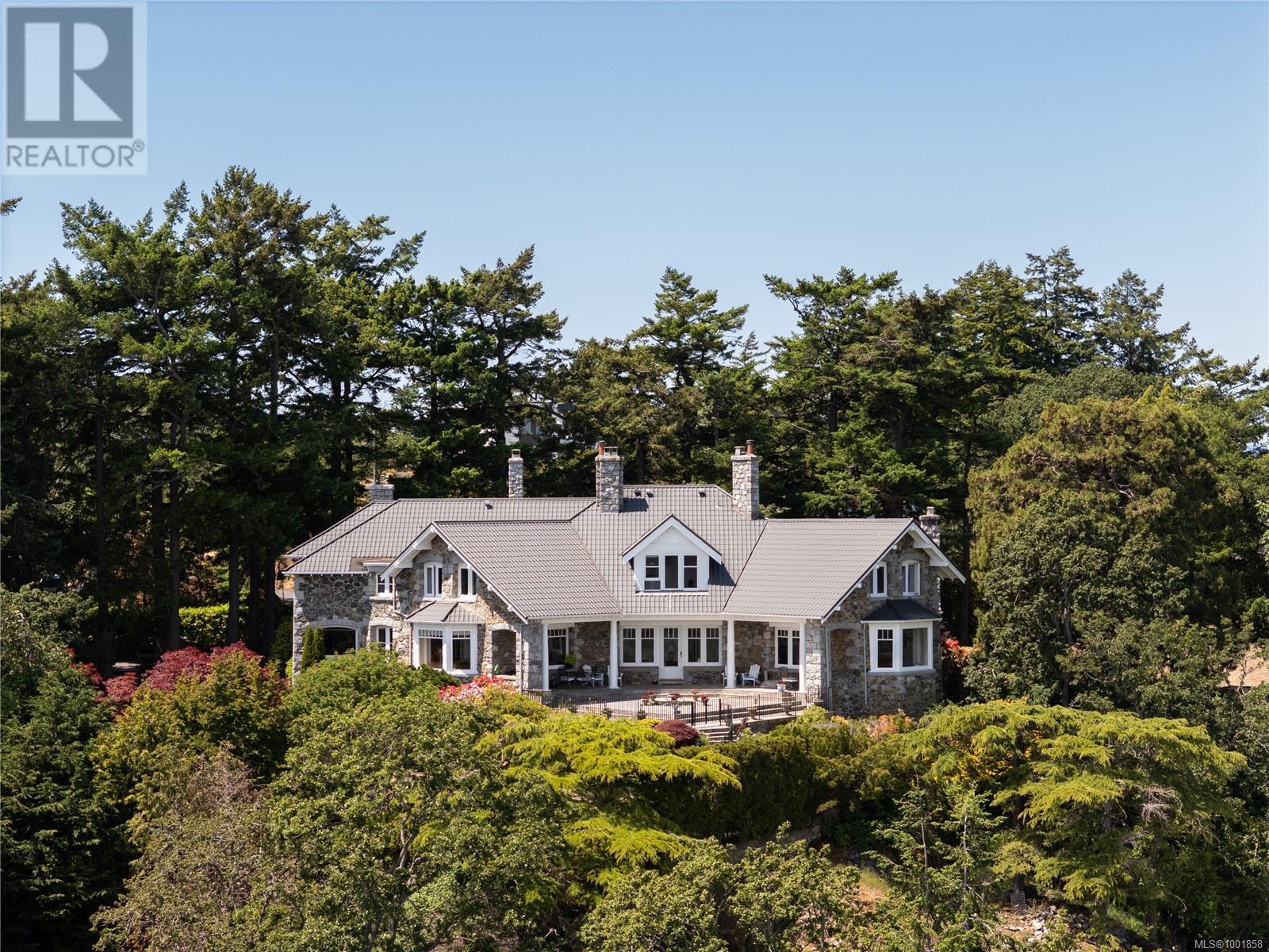 Photo 47 of 305 Denison Rd, Oak Bay BC
