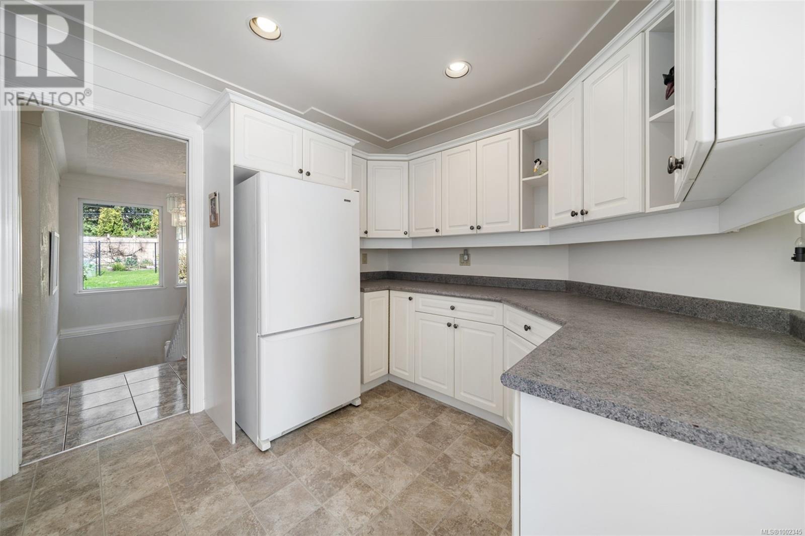 Photo 41 of 5991 Sooke Rd, Sooke BC