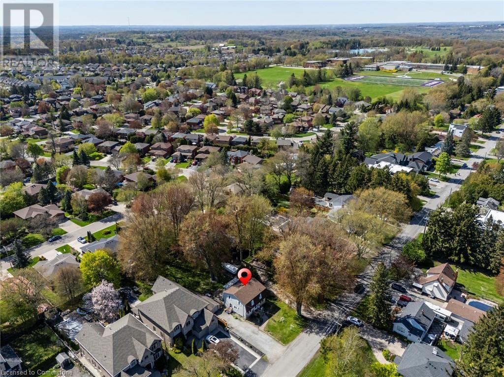 Photo 19 of 210 Valleyview Drive, Ancaster ON