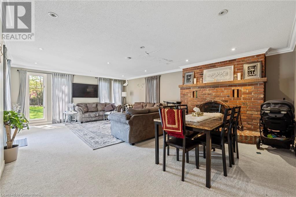 Photo 11 of 210 Valleyview Drive, Ancaster ON