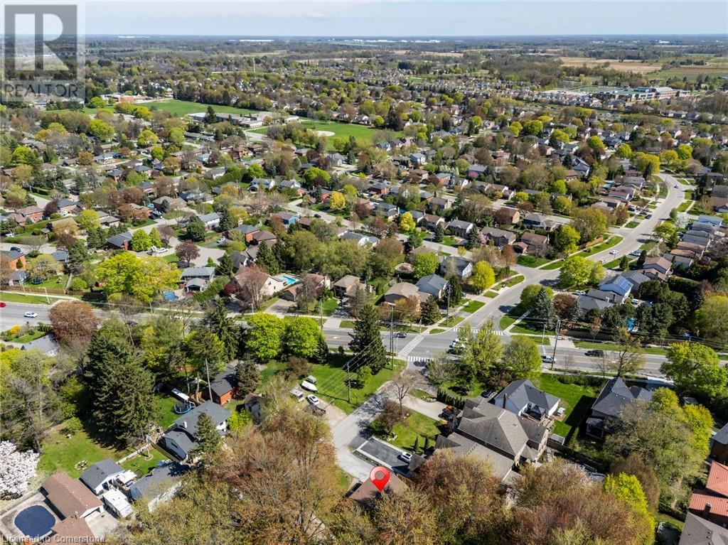 Photo 31 of 210 Valleyview Drive, Ancaster ON