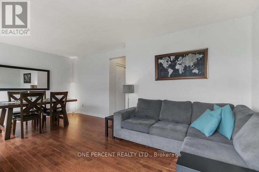 https://ddfcdn.realtor.ca/listing/TS638847165642030000/reb76/highres/8/x12197958_13.jpg