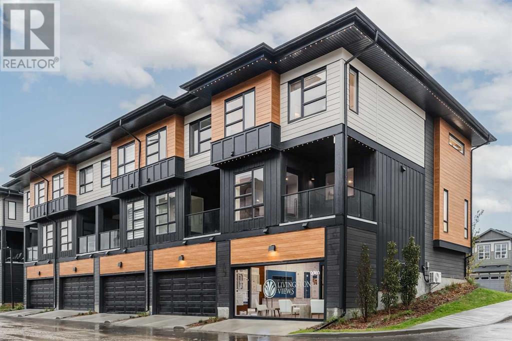 25 Lucas Way NW, Calgary, Alberta