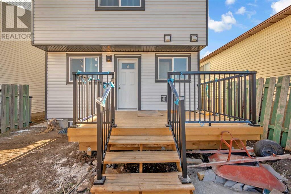 Single Family House for Sale in  Martinbrook Place NE Martindale Calgary 