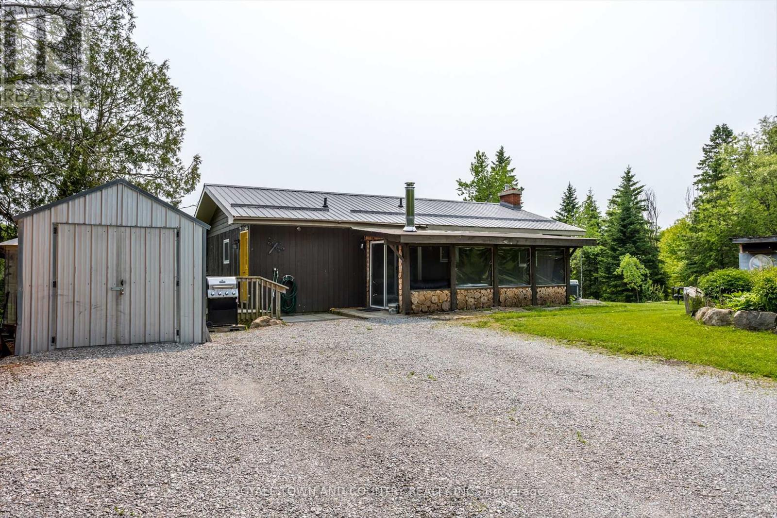 Single Family House Bungalow for Sale in  TWEED DRIVE Highlands East (Glamorgan) 