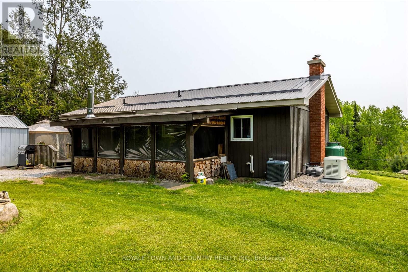 Single Family House Bungalow for Sale in  TWEED DRIVE Highlands East (Glamorgan) 