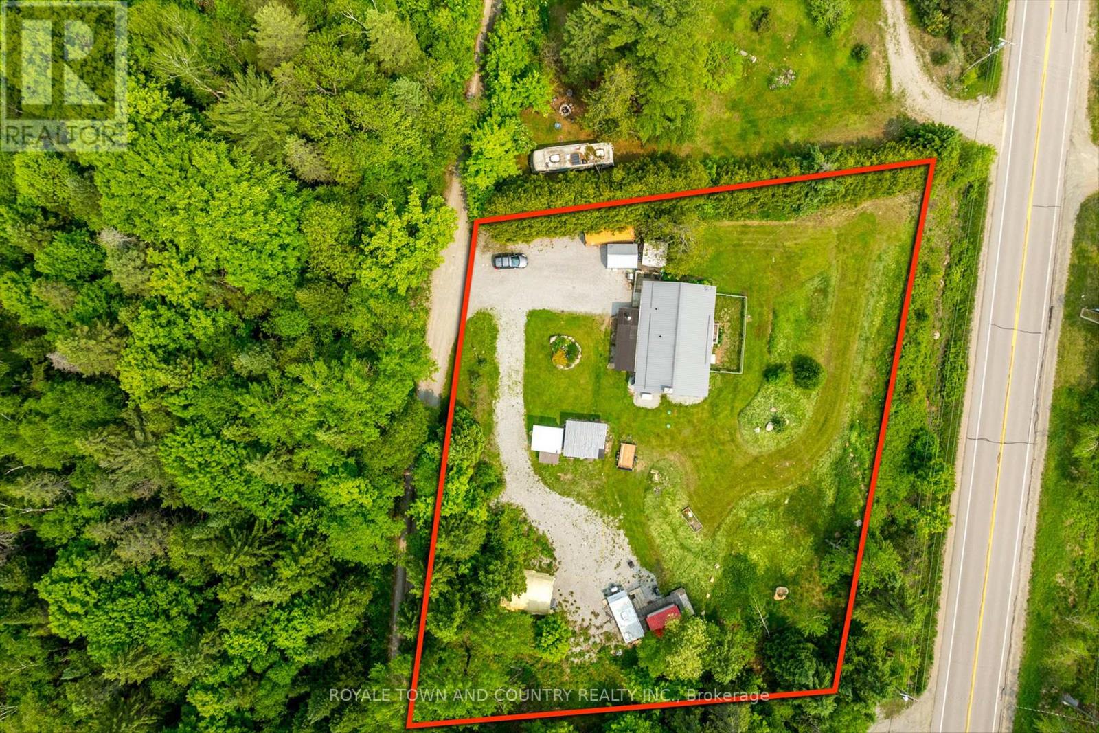 1042 TWEED DRIVE, Highlands East (Glamorgan), Ontario