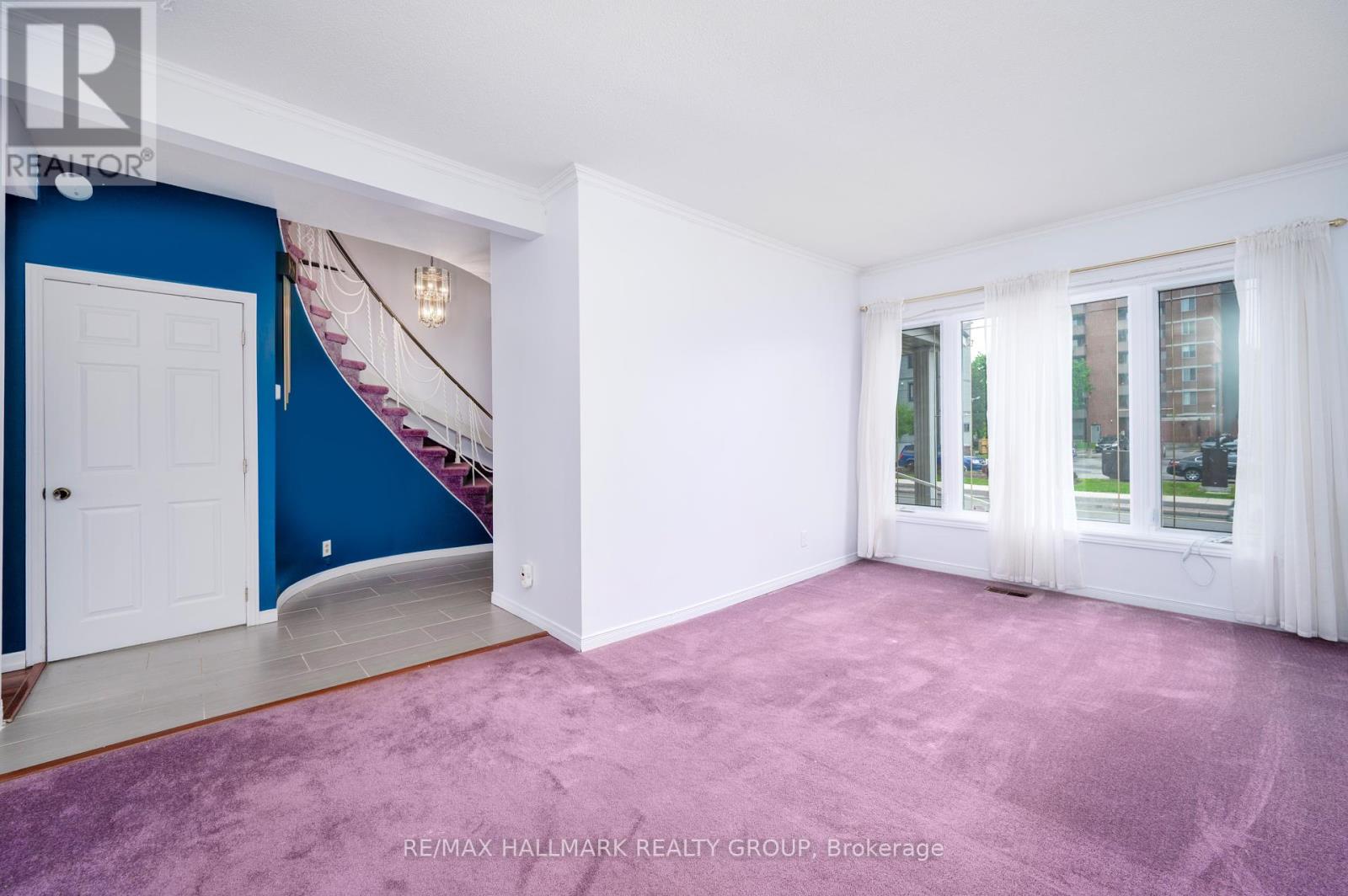 Photo 13 of 412 Montreal Road, Ottawa ON