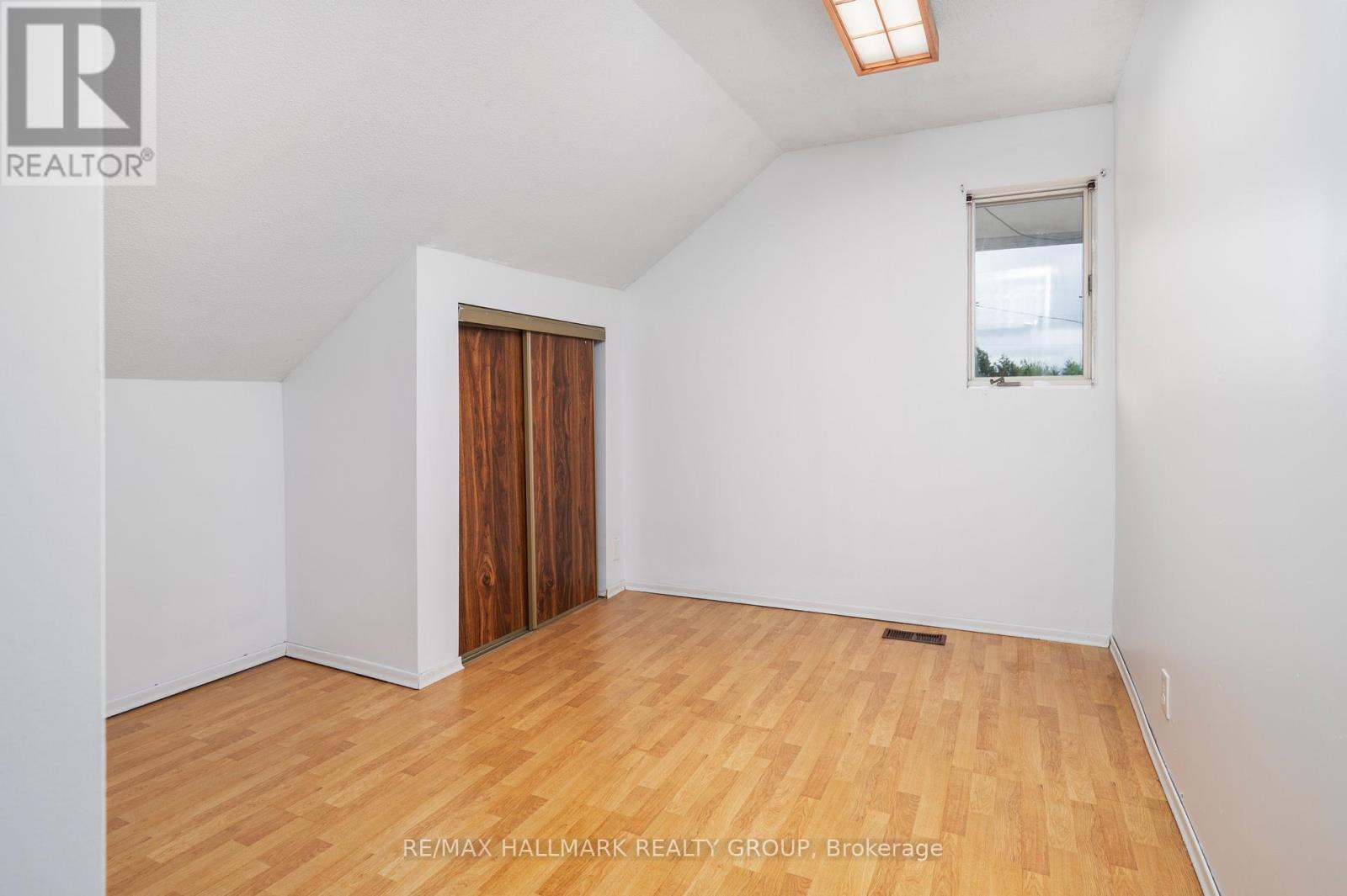Photo 24 of 412 Montreal Road, Ottawa ON
