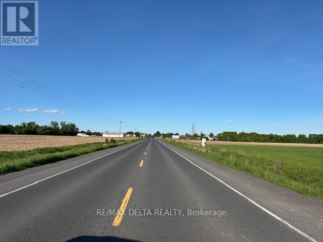 Photo 2 of 2010 Laval Street, Clarencerockland ON