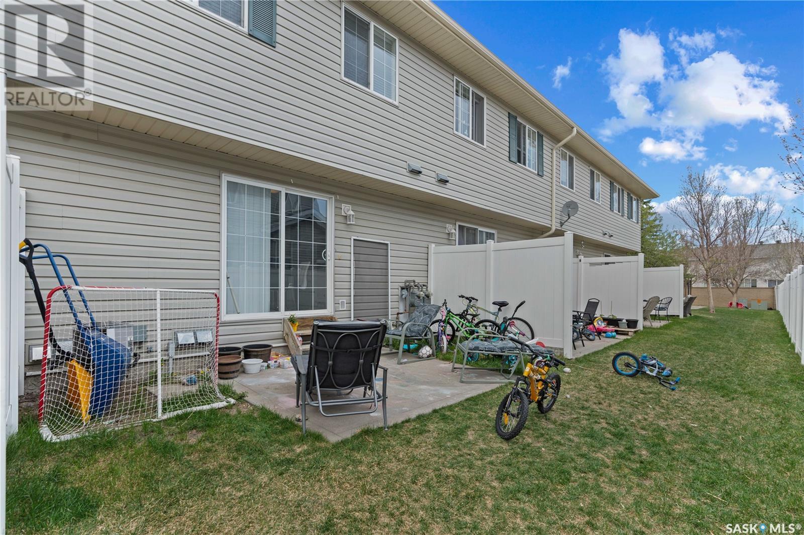 Single Family House 2 Level for Sale in  Cranbourn CRESCENT Regina 