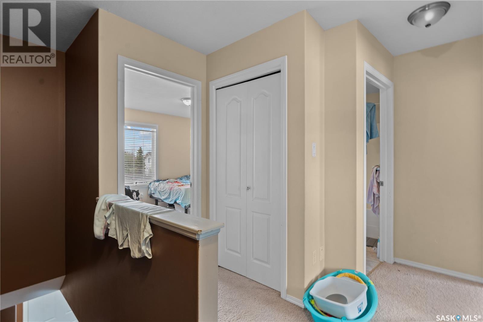 Single Family House 2 Level for Sale in  Cranbourn CRESCENT Regina 